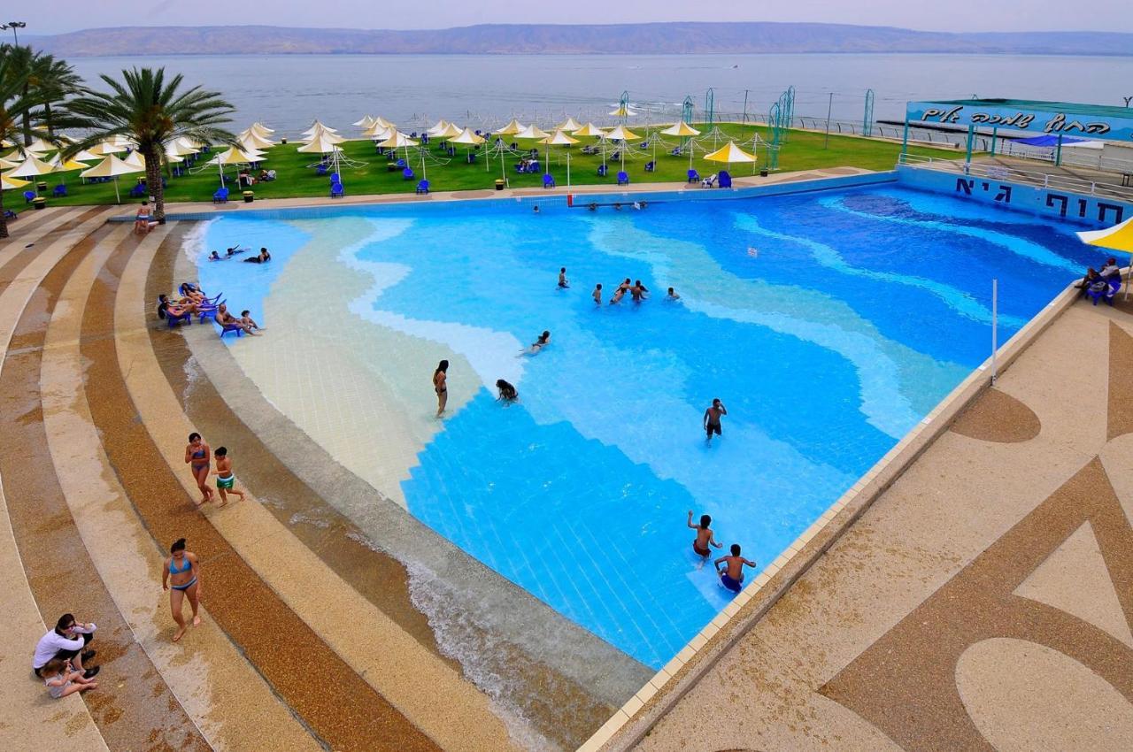 Gai Beach Hotel Tiberias Buitenkant foto