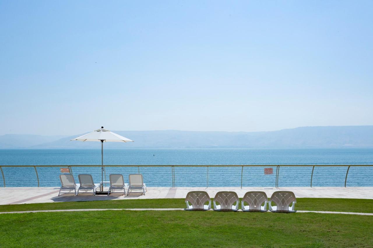 Gai Beach Hotel Tiberias Buitenkant foto